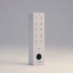 Zestaw inteligentny zamek Tedee Lock GO2 (aluminium) srebrny z białym przyciskiem + Tedee Bridge Wi-Fi + wkładka modułowa SLR 30-61/30 mm (typ C) + biała klawiatura Tedee 2.0 TKV2.0 PRO - obrazek 19