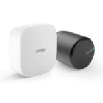 Inteligentny zamek Tedee Lock PRO – grafitowy, zestaw z mostkiem Tedee