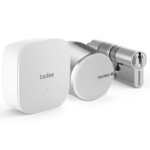Zestaw inteligentny zamek Tedee Lock GO2 (aluminium) srebrny z białym przyciskiem + Tedee Bridge Wi-Fi + wkładka modułowa SLR 30-61/30 mm (typ A)
