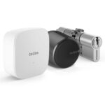 Zestaw inteligentny zamek Tedee Lock GO2 (aluminium) grafitowy z czarnym przyciskiem + Tedee Bridge Wi-Fi + wkładka modułowa SLR 30-61/37-68 mm (typ D)